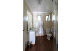 ensuite bathroom of 1-Bedroom unit